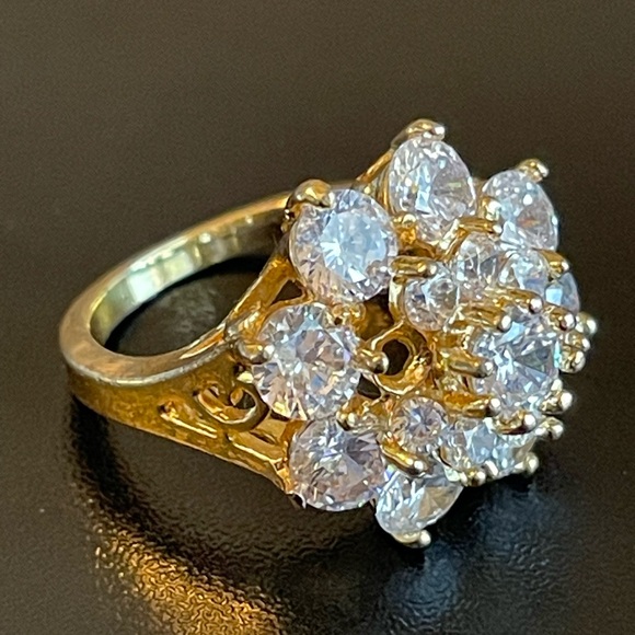 Austrian crystal 18k gold plated flower ring - Picture 2 of 9